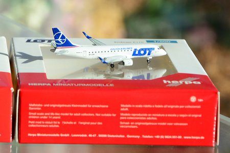 Embraer E170 LOT SP-LDH (Herpa)