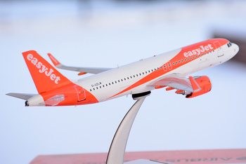 Airbus A320neo EasyJet G-UZLM (J Fox Models)