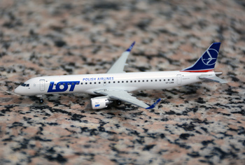 Embraer E195 LOT SP-LNM (Herpa)