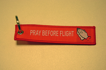 Breloczek Pray Before Flight